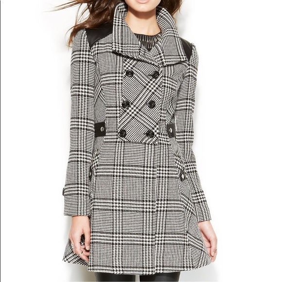 Guess Jackets & Blazers - EUC Guess Plaid coat